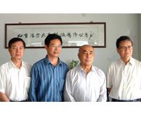 全國高科技健康產(chǎn)業(yè)工作委員會(huì)孟昭銳主任、劉存祥秘書長、全國衛(wèi)生產(chǎn)業(yè)企業(yè)管理協(xié)會(huì)抗菌產(chǎn)業(yè)分會(huì)秘書長楊尊潤到北京潔爾爽公司考